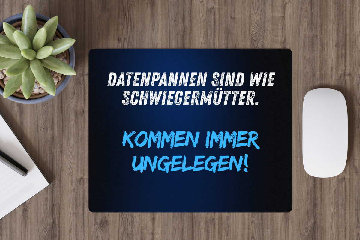 Mousepad mit Spruch | Textil-Mousepad 23x19 cm | rutschfest & farbig bedruckt | Geschenk Büro Home Office Gaming | Schwiegermutter