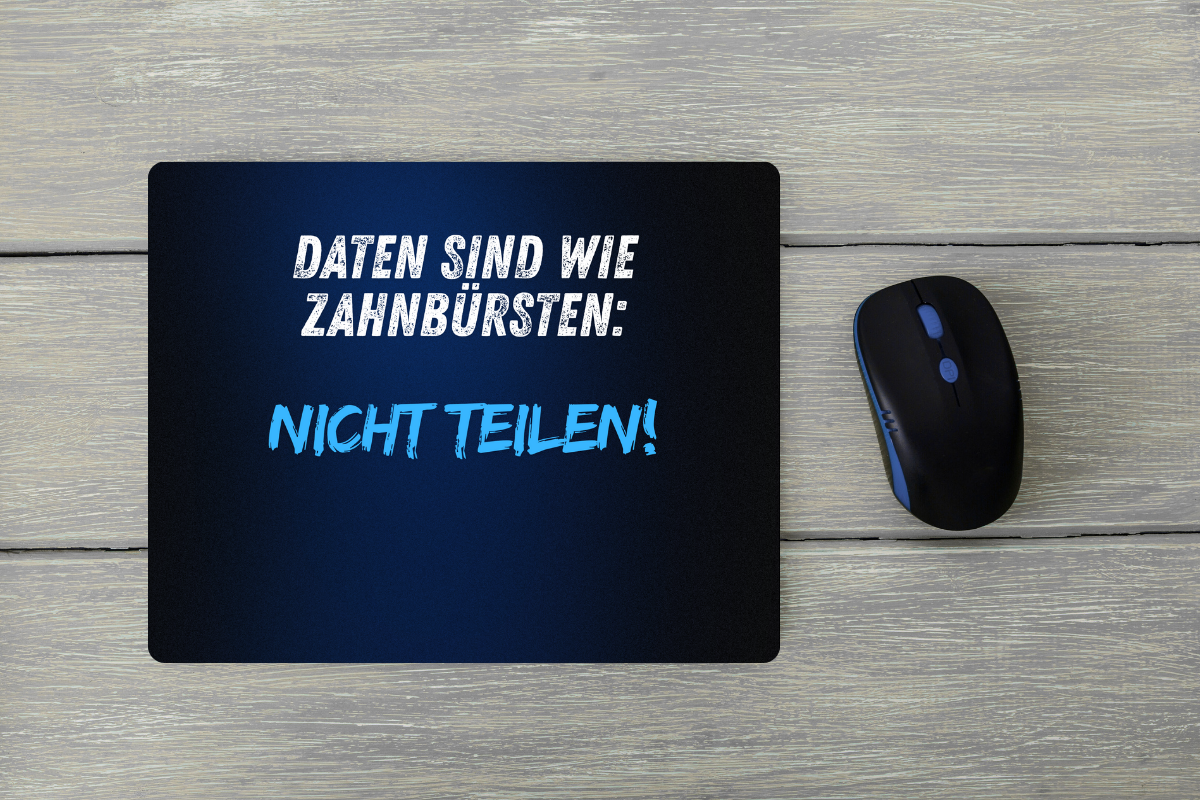 Mousepad mit Spruch | Textil-Mousepad 23x19 cm | rutschfest & farbig bedruckt | Geschenk Büro Home Office Gaming | Zahnbürste